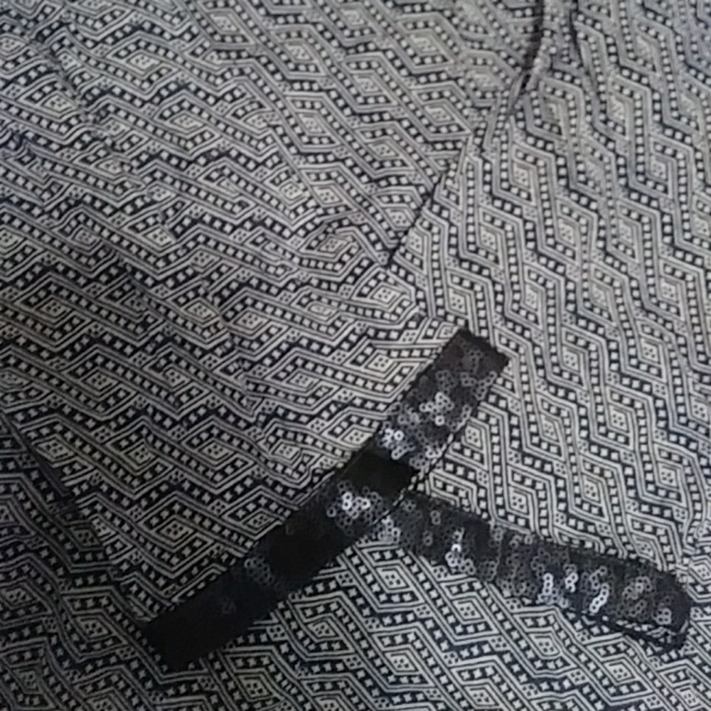 Blouse - Picture 2 of 6